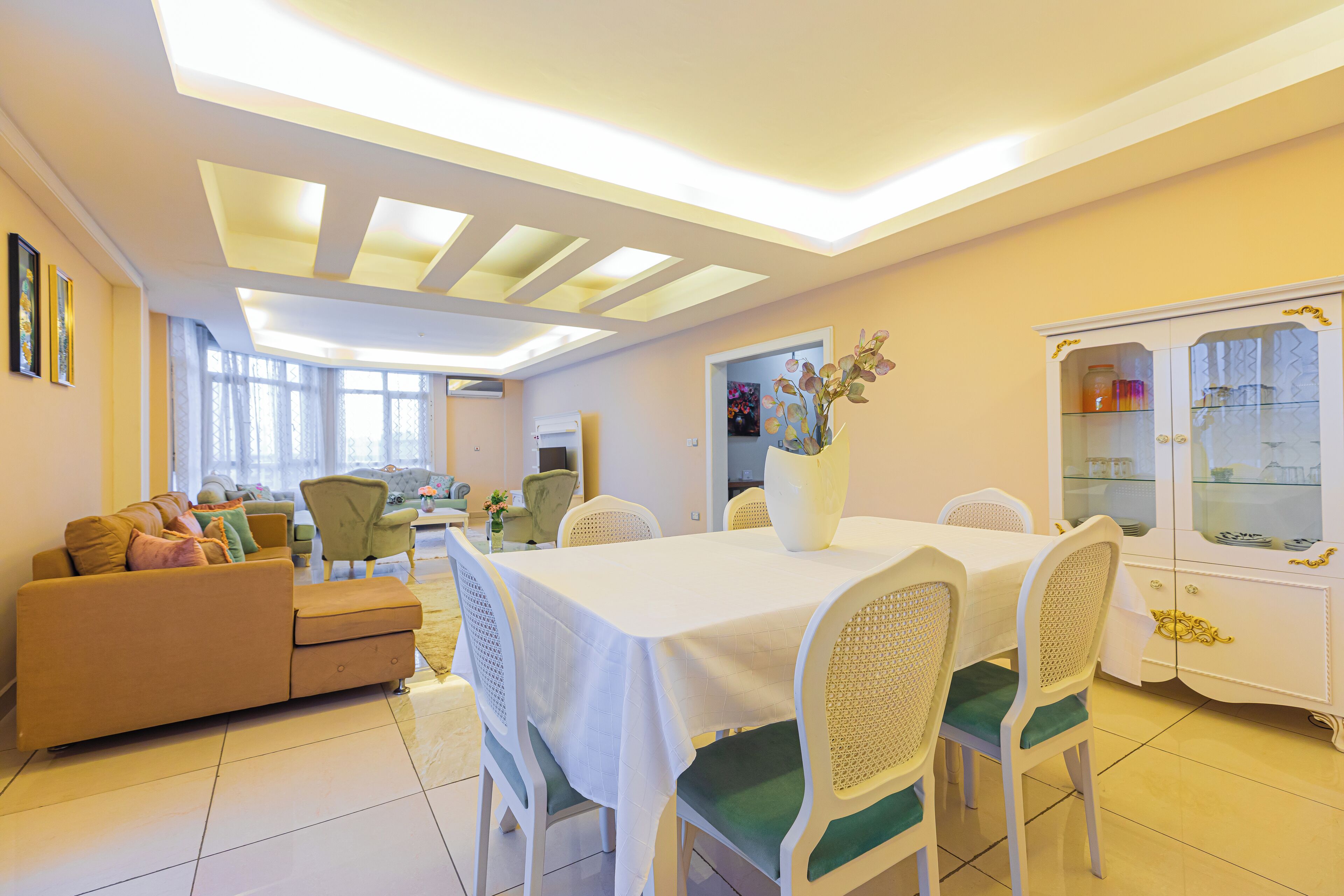 Căn hộ dành cho gia đình, 3 phòng ngủ, quang cảnh thành phố | Khu phòng khách