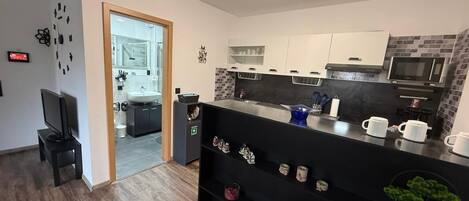 Microwave, oven, stovetop, dishwasher