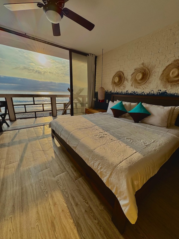 Suite, uitzicht op zee | Gratis wifi