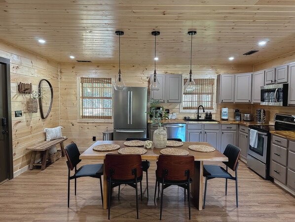 Mikrowelle, Ofen, Herdplatte, Geschirrspüler