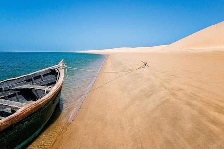 Beach. RESIDENCE LA PERLE DE L'OCÉAN NO1 AU RDC AVEC VUE MER LUXURY APPARTMT FOR RENT