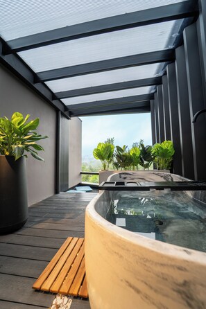 Bain à remous intérieur