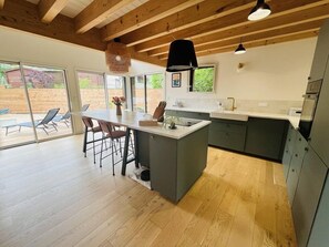 Fridge, oven, dishwasher, toaster