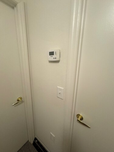 Charming bed & breakfast in wonderful Winter Haven with WiFi, fitness room