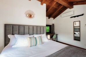 4 bedrooms, in-room safe, iron/ironing board, WiFi (free)