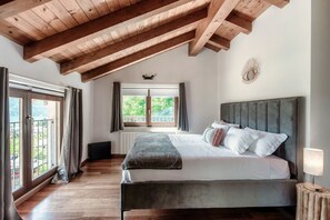 4 bedrooms, in-room safe, iron/ironing board, free WiFi