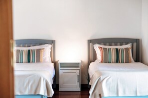 4 bedrooms, in-room safe, iron/ironing board, free WiFi