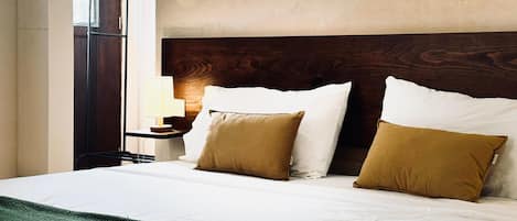 4 chambres, fer et planche à repasser, Wi-Fi, draps fournis