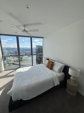 2 bedrooms, iron/ironing board, WiFi, bed sheets - Dreamy Queens Wharf luxury pad w car park (Brisbane City)