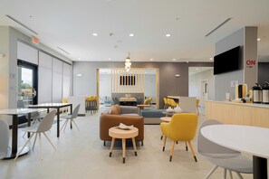 Esmorzar diari continental gratuït
