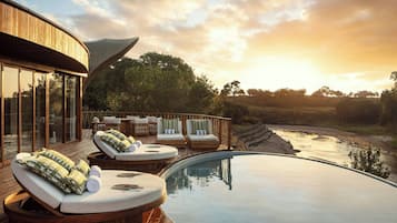 Presidential Room, 1 Double Bed (View) | Egyptian cotton sheets, premium bedding, free minibar, in-room safe