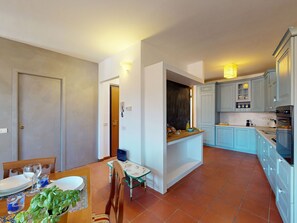 Dining - Garda View by Bookinggardalake (San Felice del Benaco)
