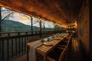 Outdoor dining - 5BR, Heated Pool/Spa + Mtn View, Games, Karaoke, Firepit, 15 Min to PF (Sevierville)