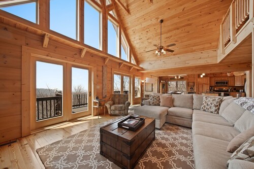 Mountain Cabin with Big View