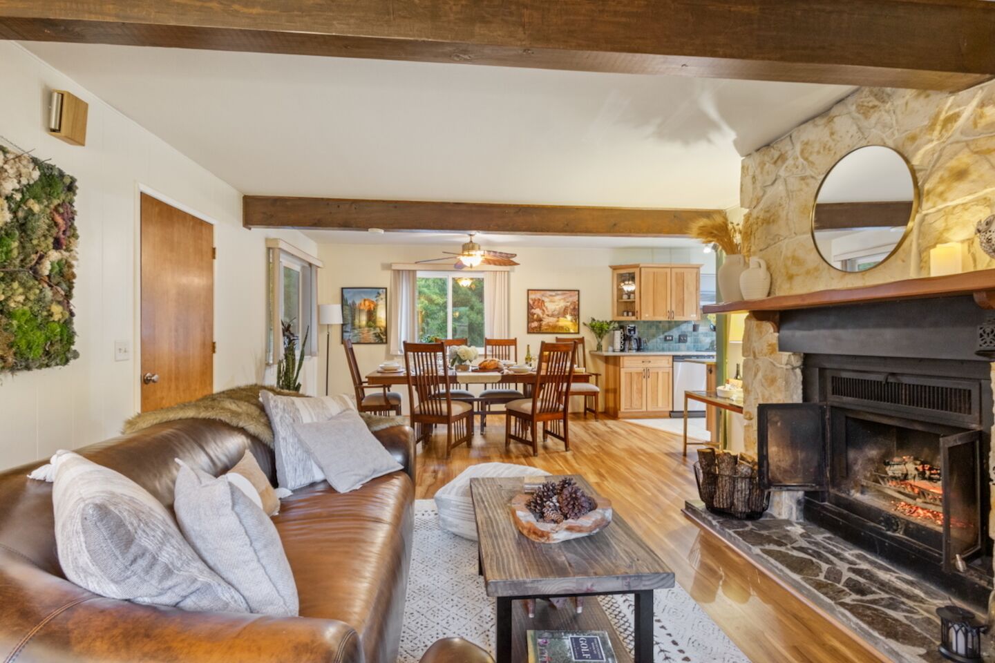 Smart TV, fireplace, DVD player, offices