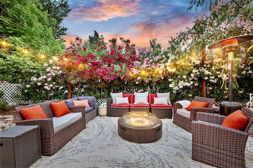 Hot Tub · Sauna · Fire Pit. Yard| 33mi to Yosemite
