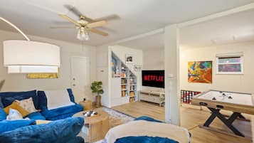 Smart TV, fireplace, DVD player, offices