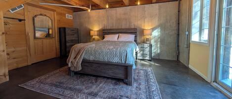 2 bedrooms, desk, iron/ironing board, free WiFi