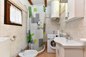 Shower - Studio apartment 2381/148596 (Istria - Peroj), 400m from the beach (Peroj)
