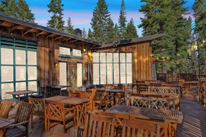 Dining - Kit Carson Lodge (Kit Carson)