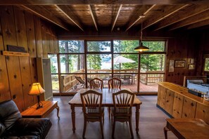 高級小屋, 2 間臥室, 湖景 | 起居區