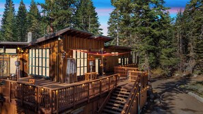 Fachada del alojamiento - Noche