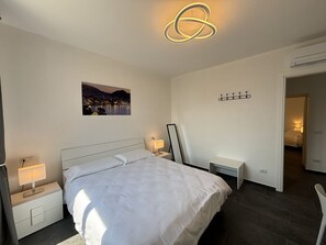 2 bedrooms, iron/ironing board, WiFi, bed sheets - Apt Rigoletto, garden, air conditioning - Larihome A69 (Dongo)