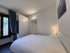 2 室のベッドルーム、アイロン / アイロン台、WiFi、ベッドシーツ