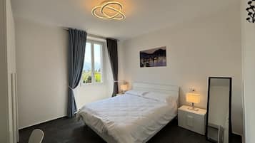 2 quartos, ferros/tábuas de passar roupa, Wi-Fi, roupa de cama