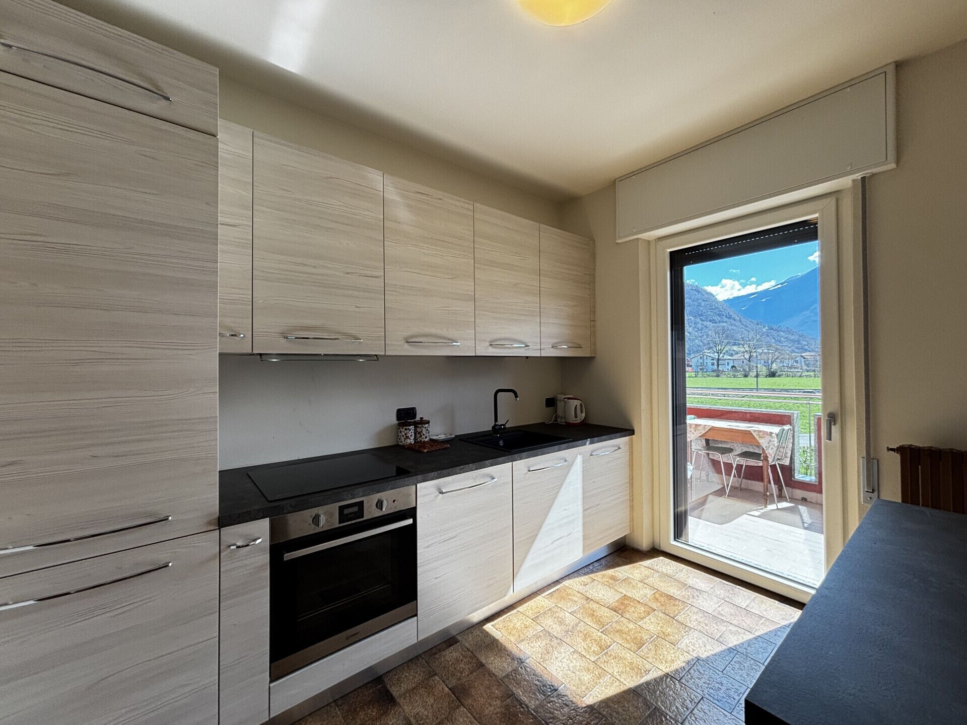 Réfrigérateur, micro-ondes, four, lave-vaisselle