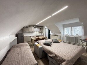 Iron/ironing board, WiFi, bed sheets