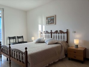 2 bedrooms, WiFi, bed sheets