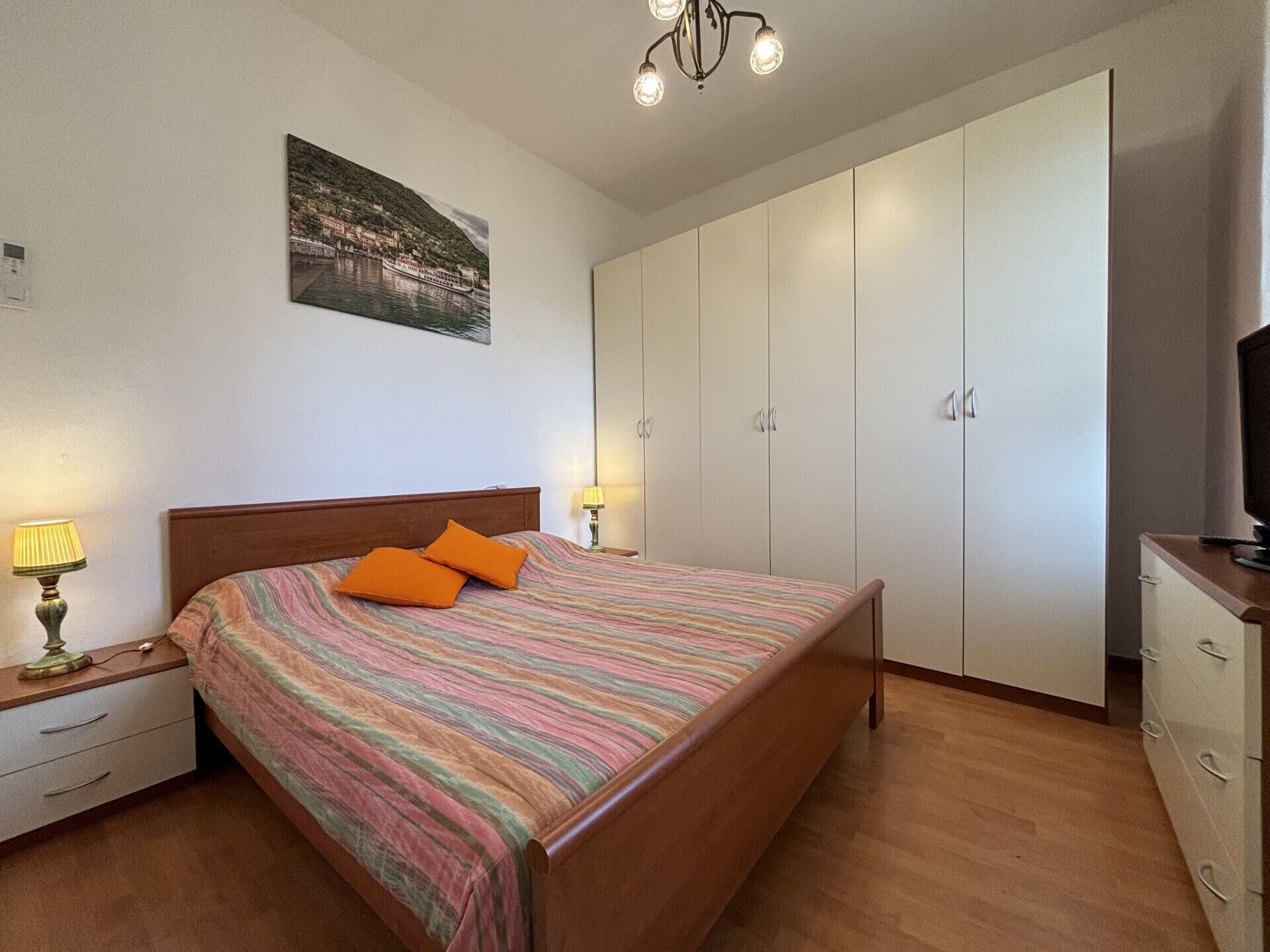 1 camera, Wi-Fi, lenzuola