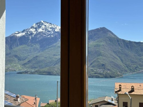 Stazzona Retreat: Panoramic Lake Views, Private - Maria by Larihome A63