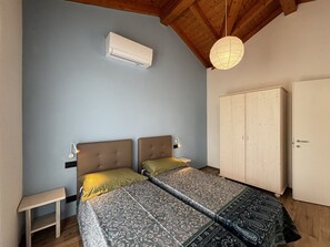 WiFi, bed sheets