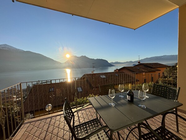 Outdoor dining - Casa Ole Lake View - Larihome A42 (San Siro)