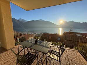 Outdoor dining - Casa Ole Lake View - Larihome A42 (San Siro)