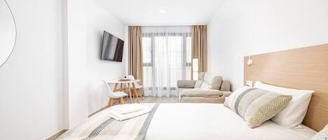 Iron/ironing board, travel cot, WiFi, bed sheets