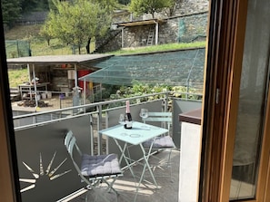 Outdoor dining - Two bedroom apartment with garage - Larihome A56 (Dongo)