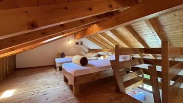 3 室のベッドルーム、アイロン / アイロン台、WiFi、ベッドシーツ