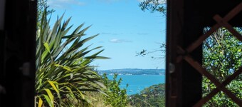 Awaawa Yurts - Rangi - Our Island