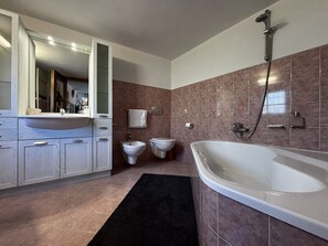 Hair dryer, bidet, towels, toilet paper - Garden's Lodge - Larihome A79 (Gravedona ed Uniti)