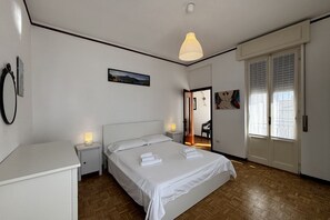 WiFi, bed sheets