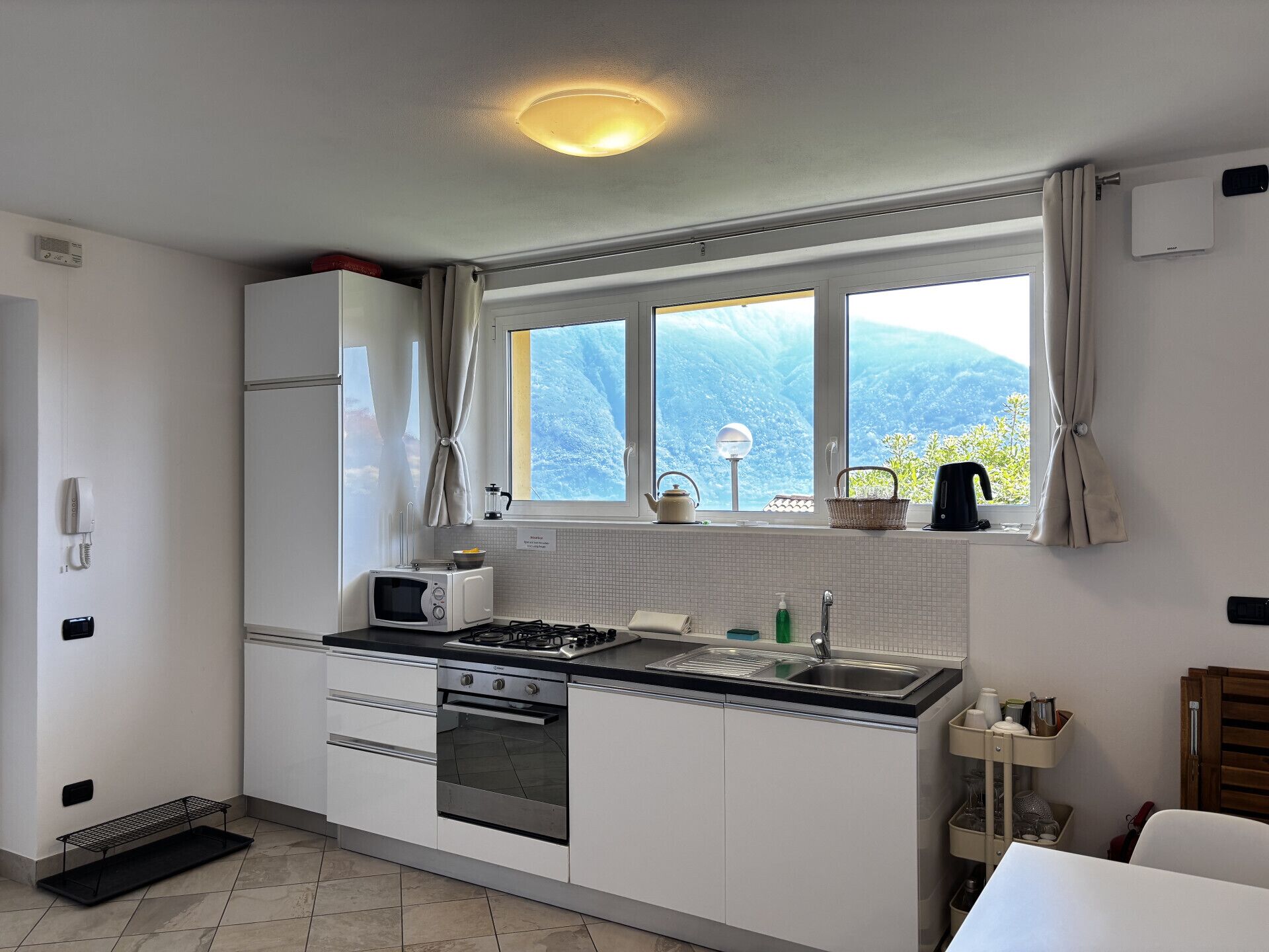 Køleskab, ovn, kogeplade, opvaskemaskine