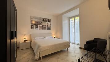 1 camera, ferro/asse da stiro, Wi-Fi, lenzuola