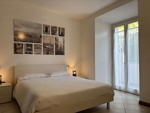 1 slaapkamer, een strijkplank/strijkijzer, reisbedje, wifi