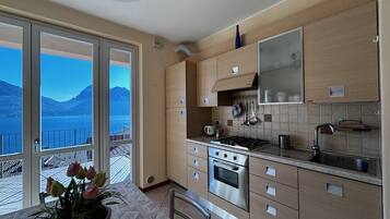 Kühlschrank, Ofen, Herdplatte, Toaster