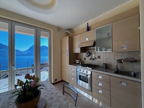 Fridge, oven, stovetop, toaster