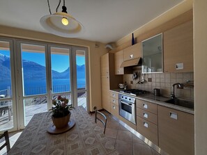 Fridge, oven, stovetop, toaster