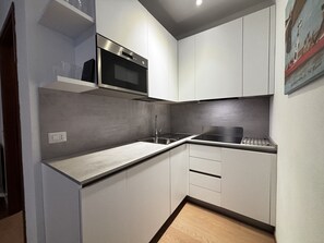 Fridge, microwave, dishwasher, toaster